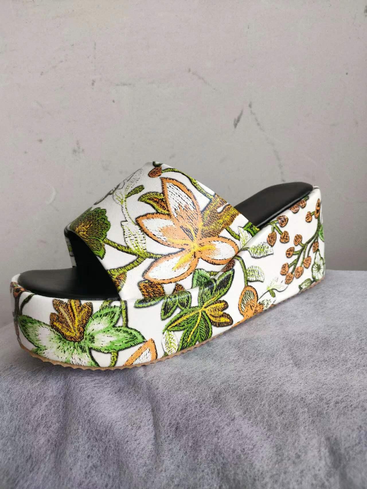 New Round Toe Wedge Embroidered Classic Embroidery Slippers For Women - fadidesign