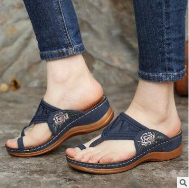 New Style Casual Embroidered Wedges With Flat Toe Sandals And Slippers Women Embroidered Flowers Women Sandals - fadidesign