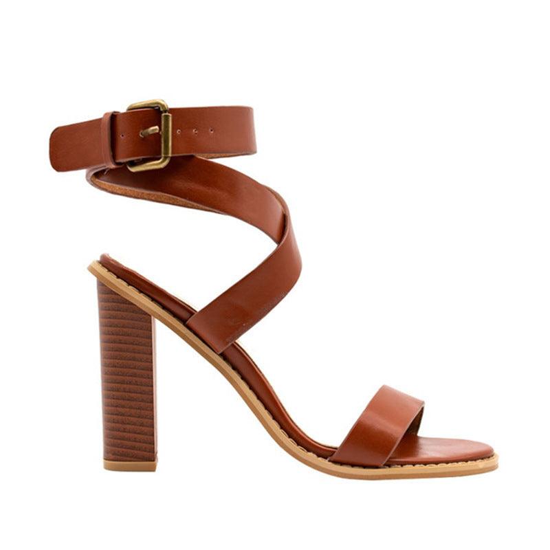 Plus-size sandals for women with chunky heels - fadidesign