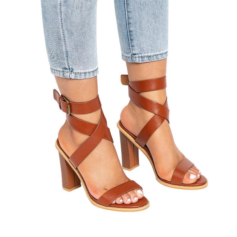 Plus-size sandals for women with chunky heels - fadidesign