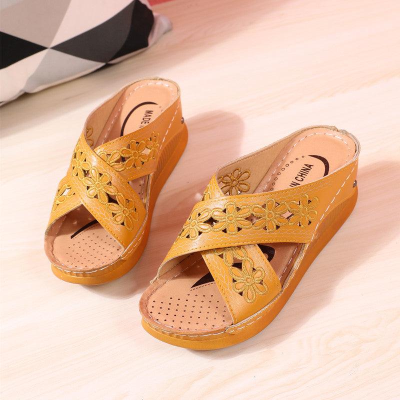 Women Wear Lightweight Hollow Cross Slippers - fadidesign